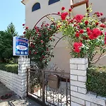 Komfortables Apartment Nur 5 Minuten Zum Zentrum Von Rovinj